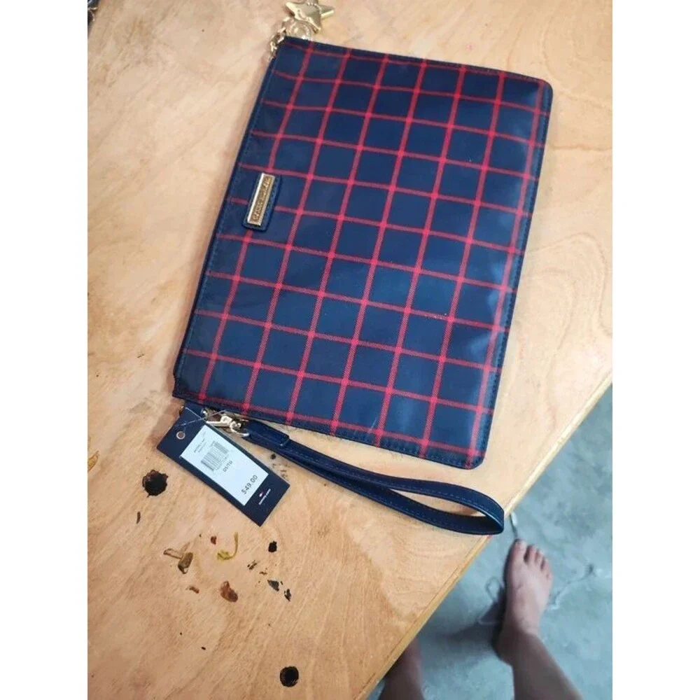 Tommy Hilfiger makeup bag retail 49 nwt
